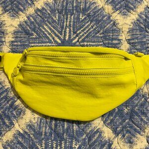 New Steve Madden Women Fanny Pack Crossbody Bag Neon Bright Yelow Green Lime